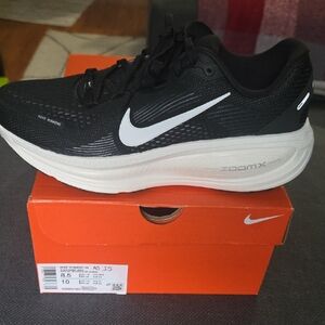 Nike Men's Black and White ZoomX Shoes